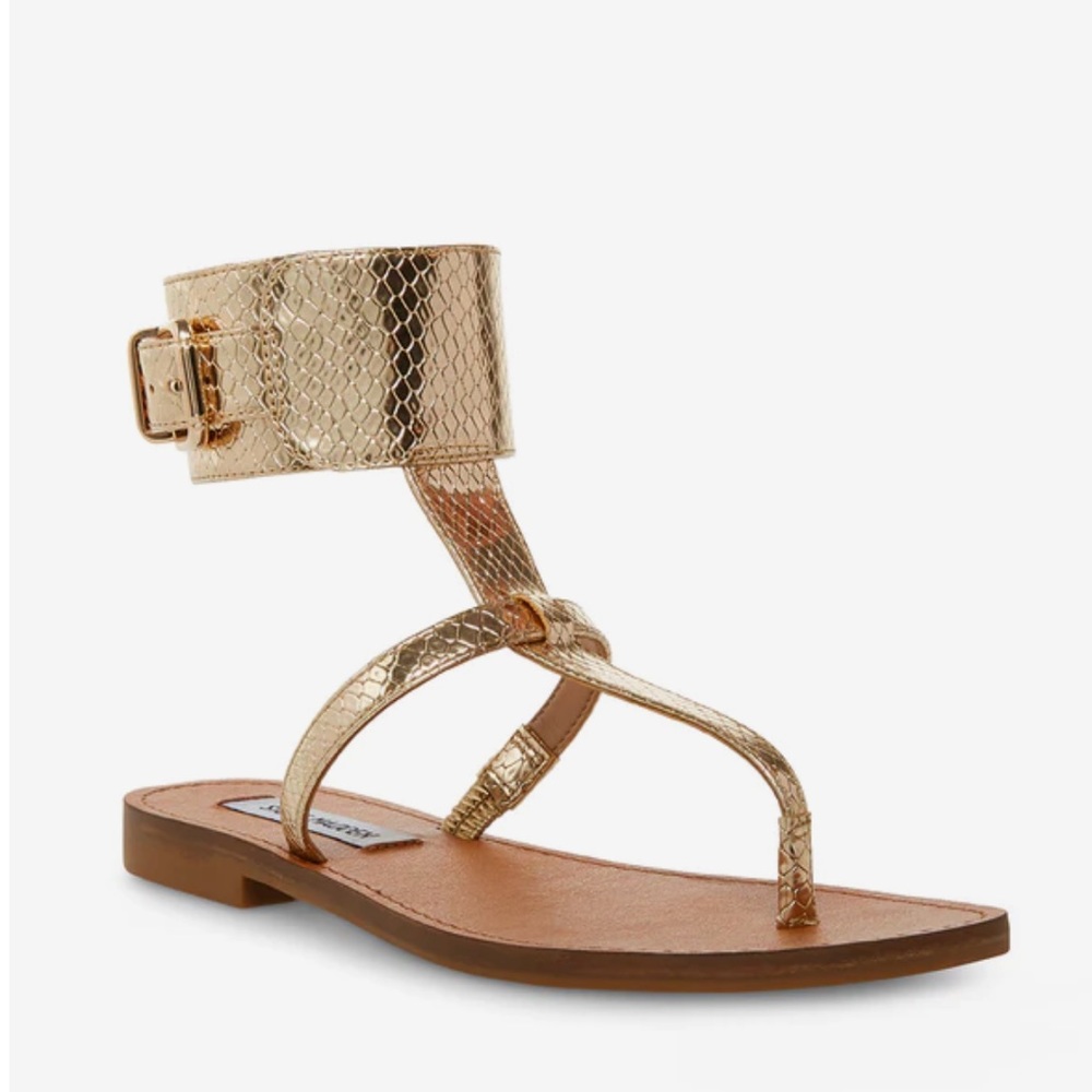 Gold Steve Madden Sandals ☀️